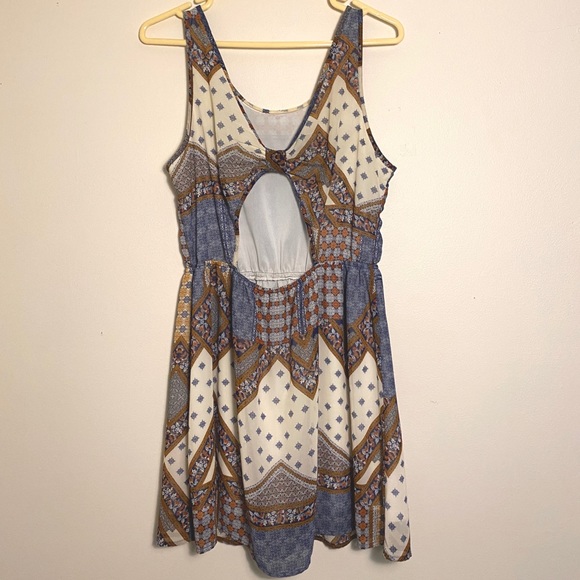 H&M Multi-Pattern Colored Dress - Picture 2 of 3